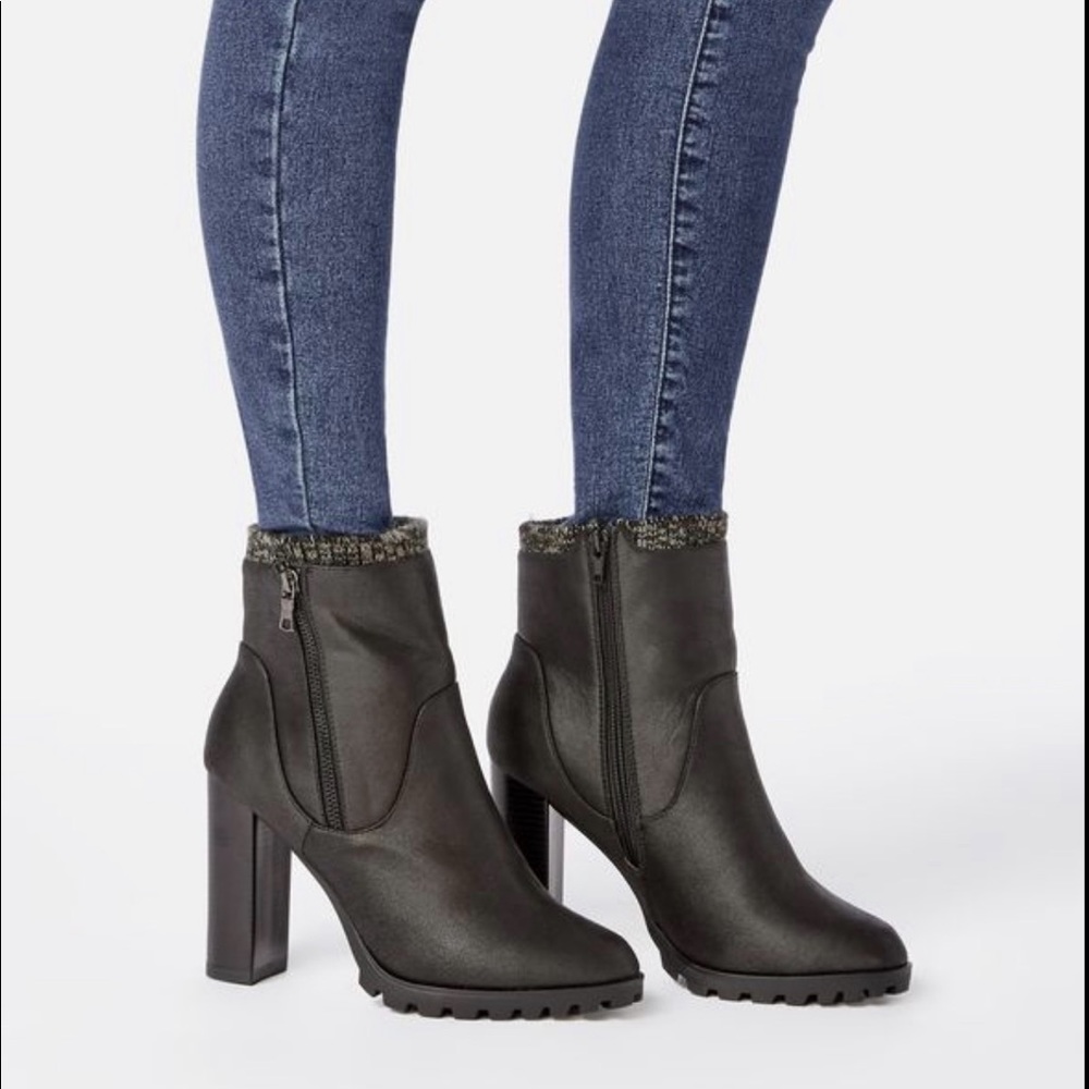 New Stylish Carlina Black Booties size 9